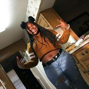 Meet your Posher, Maya